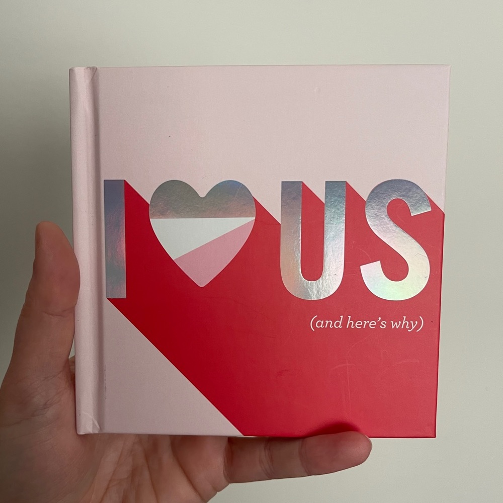 ⭐️3/$25⭐️ NWT “I 🩷 US” Fill-In Memory Book